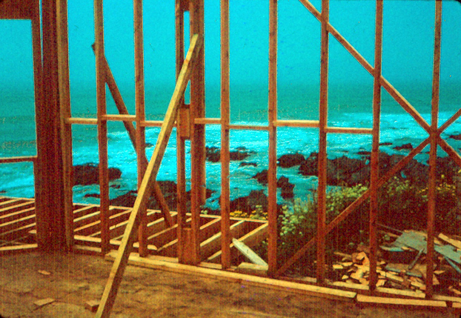 Box32 010 (Coastal house Esther designed - half hexagon)